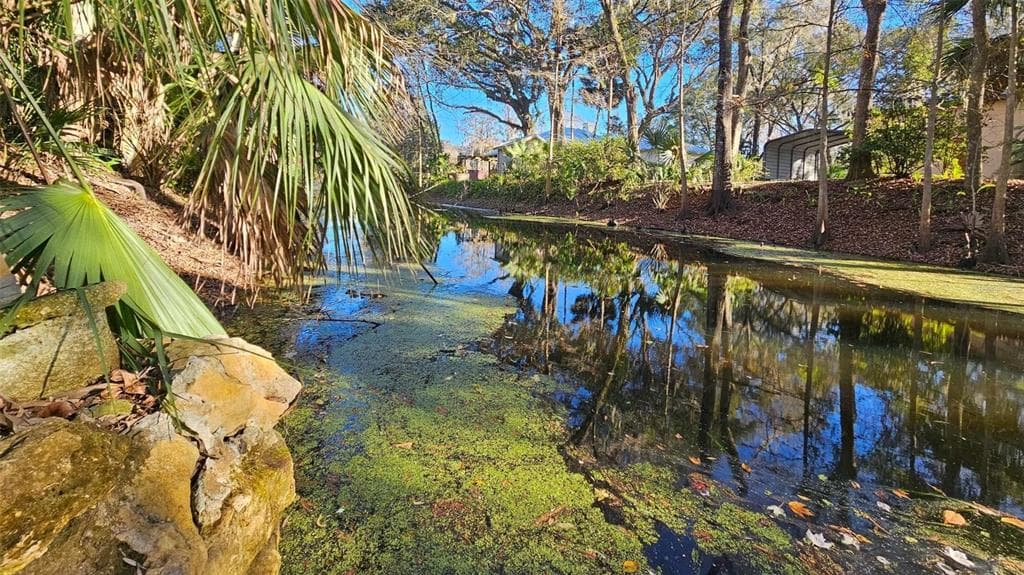 627 S MULBERRY POINT INVERNESS, FL 34450