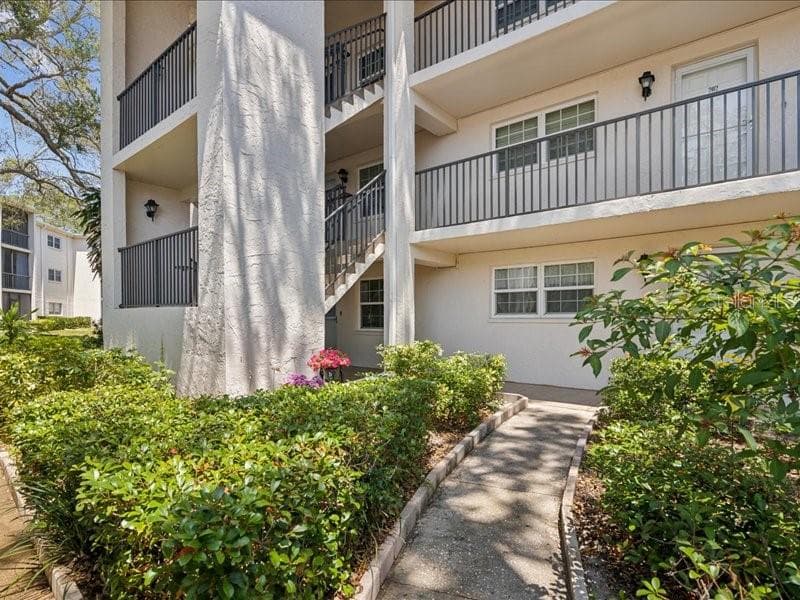 870 VIRGINIA STREET UNIT 101 DUNEDIN, FL 34698