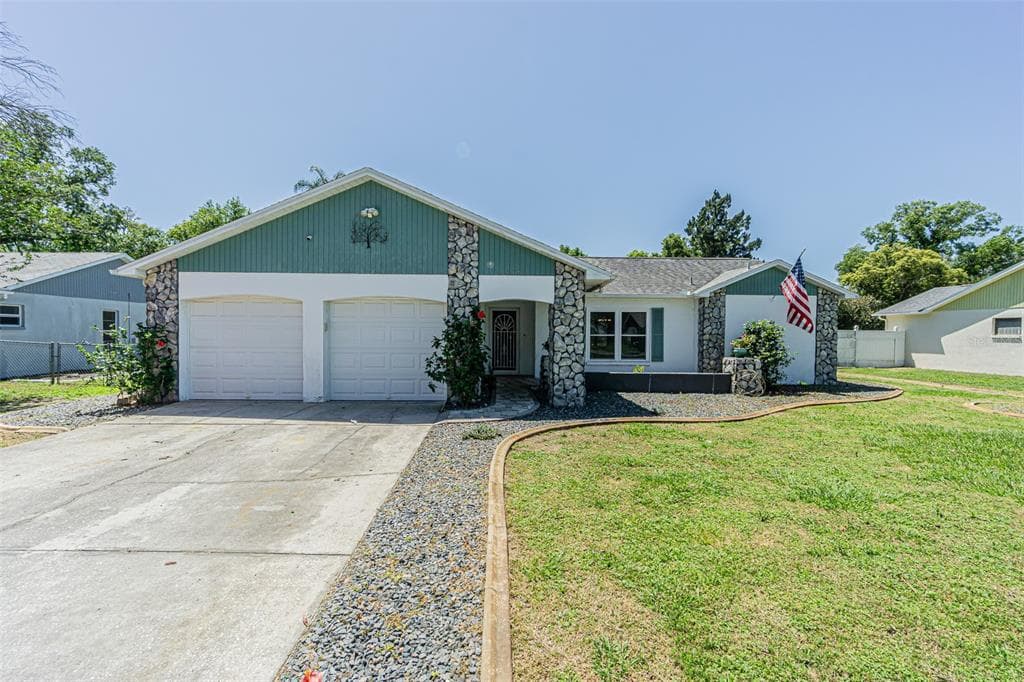 8392 CAMPHOR DRIVE SPRING HILL, FL 34606
