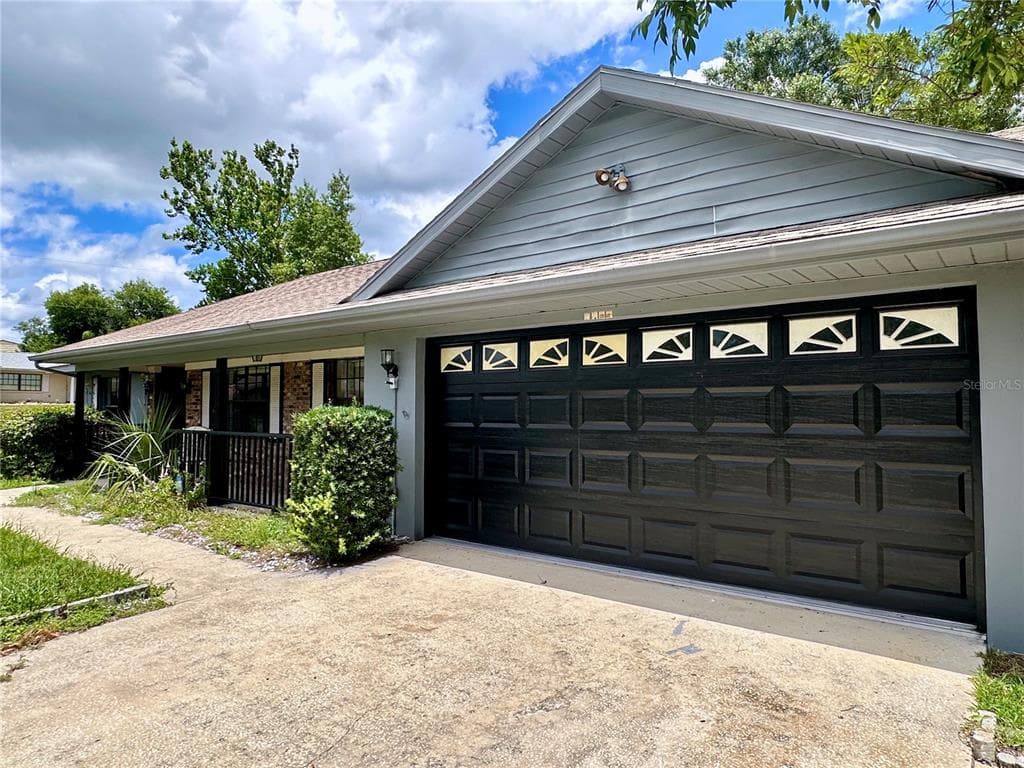 1855 PENNINGTON AVENUE DELTONA, FL 32738