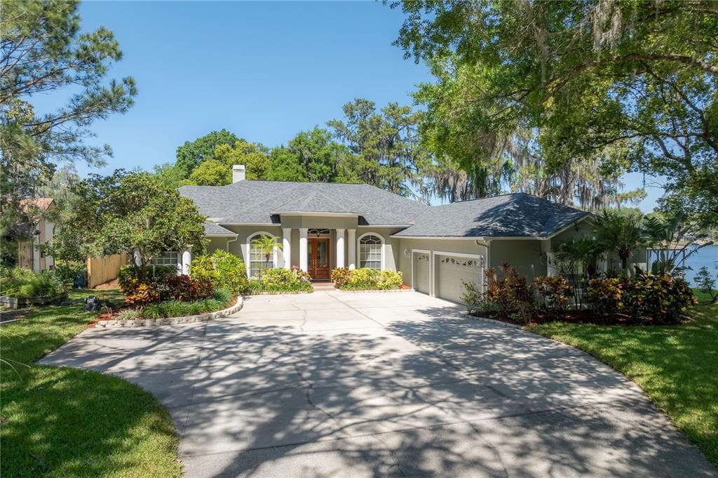 3611 LAKE PADGETT DRIVE LAND O LAKES, FL 34639