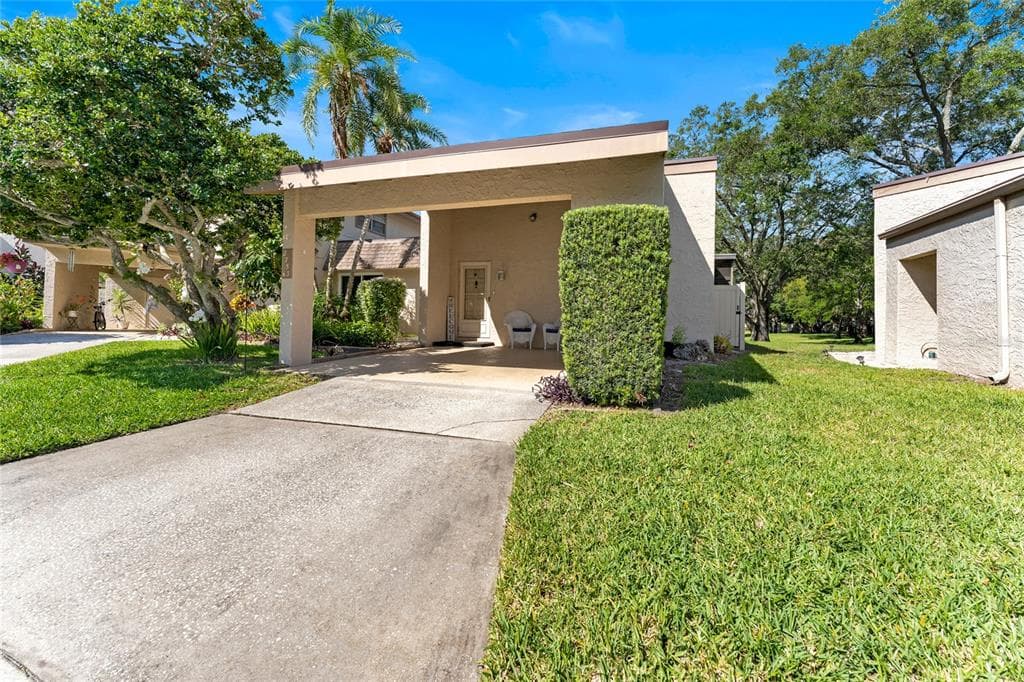 2753 SAND HOLLOW COURT UNIT 2753 CLEARWATER, FL 33761