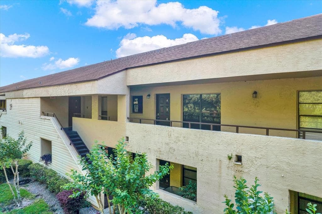 4947 PURITAN CIRCLE UNIT 426 TAMPA, FL 33617