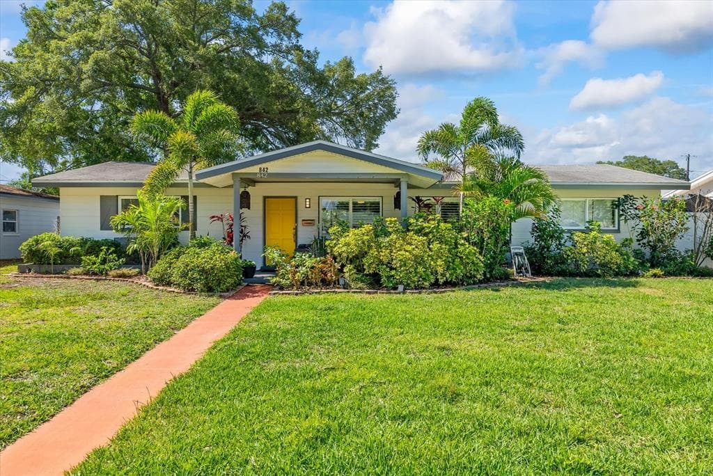 842 42ND AVENUE NE ST PETERSBURG, FL 33703
