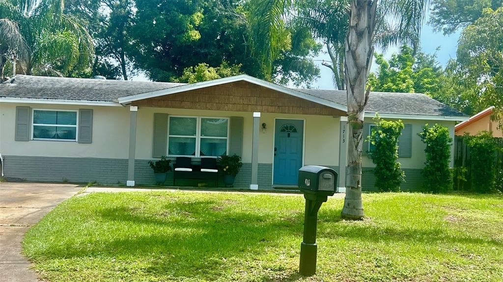 1713 LINWOOD CIRCLE
