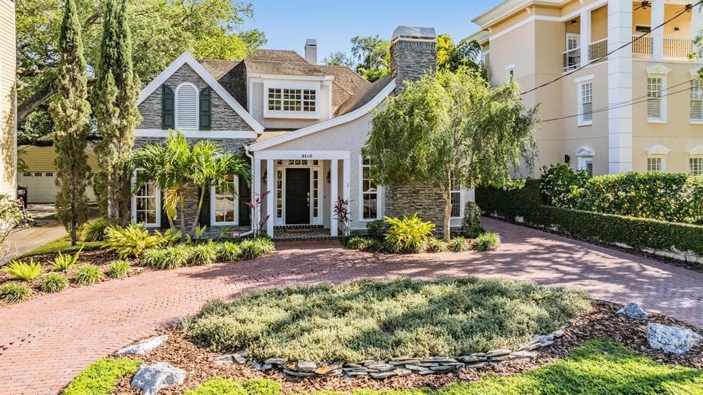 3110 W FAIR OAKS AVENUE TAMPA, FL 33611