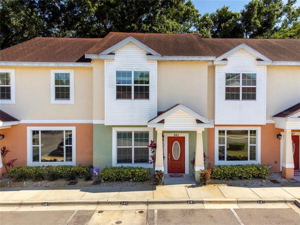 245 ALEXANDER WOODS DRIVE PLANT CITY, FL 33563