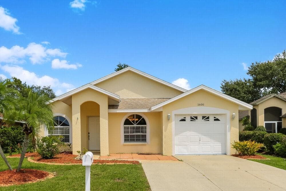 1600 FAWNWOOD CIRCLE SARASOTA, FL 34232