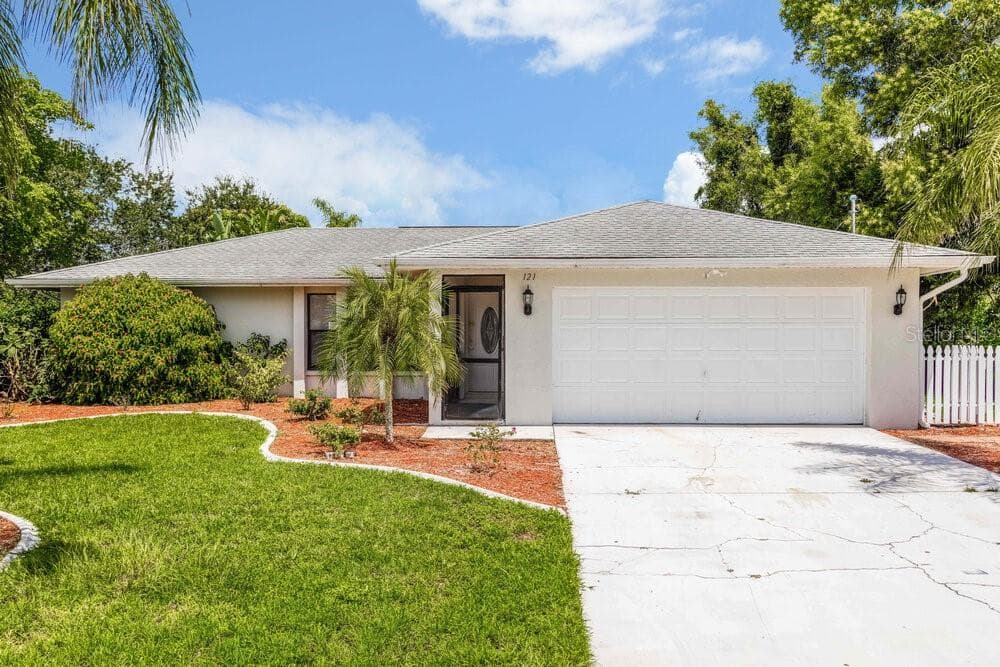 121 SE 17TH TERRACE CAPE CORAL, FL 33990