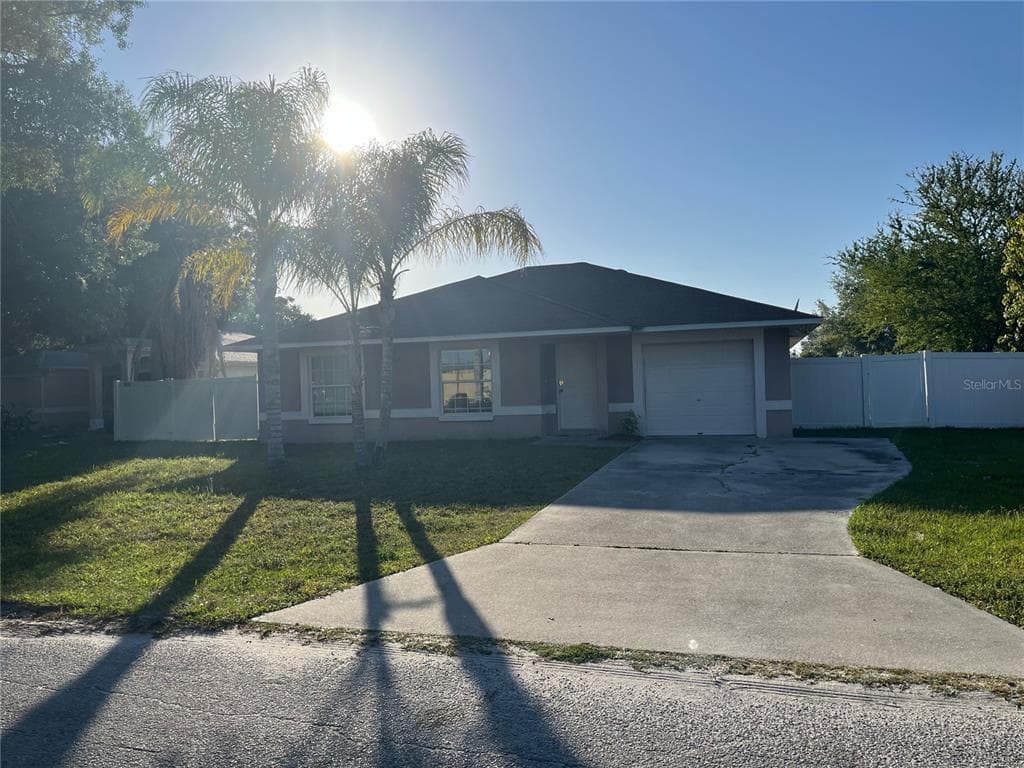 2121 J STREET WIMAUMA, FL 33598
