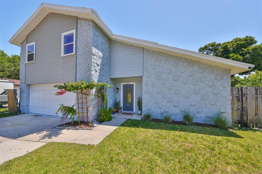 2216 SHERBROOK DRIVE