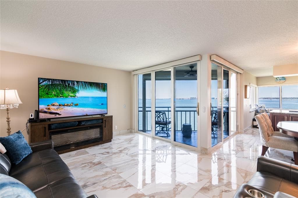5505 LA PUERTA DEL SOL BOULEVARD S UNIT 322