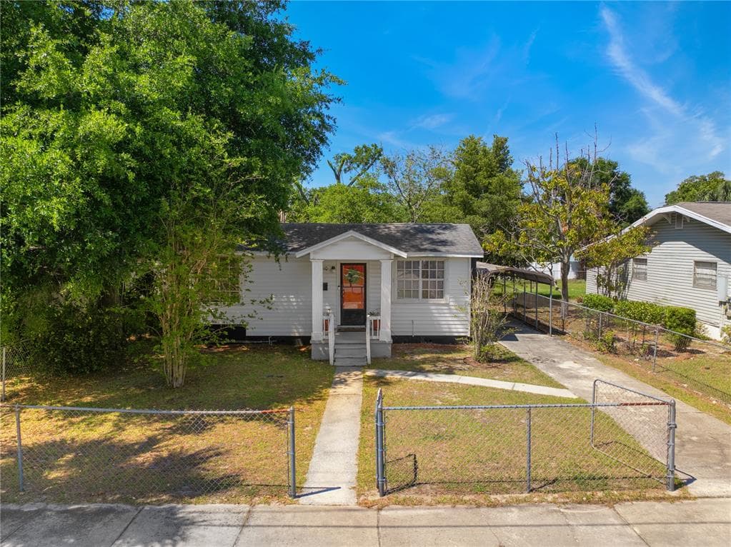 2010 E NORTH BAY STREET TAMPA, FL 33610