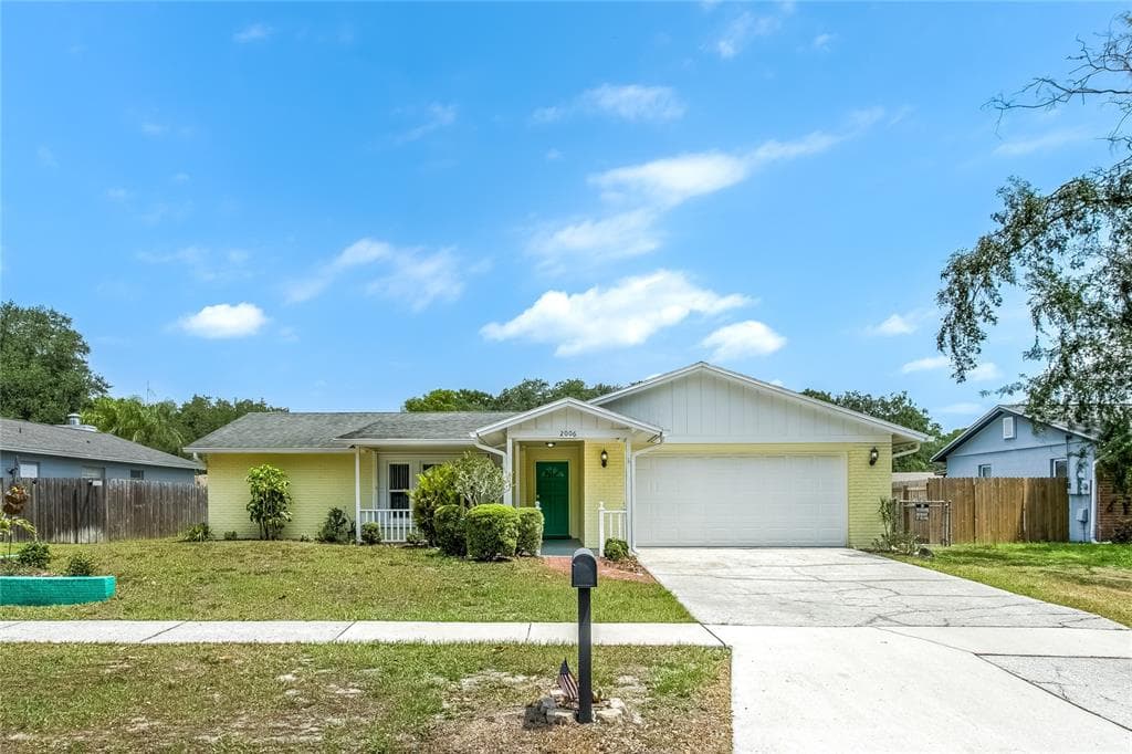 2006 BLIND POND AVENUE LUTZ, FL 33549