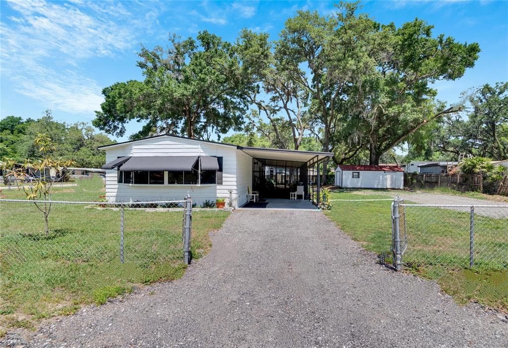 1013 LIANNE PLACE SEFFNER, FL 33584