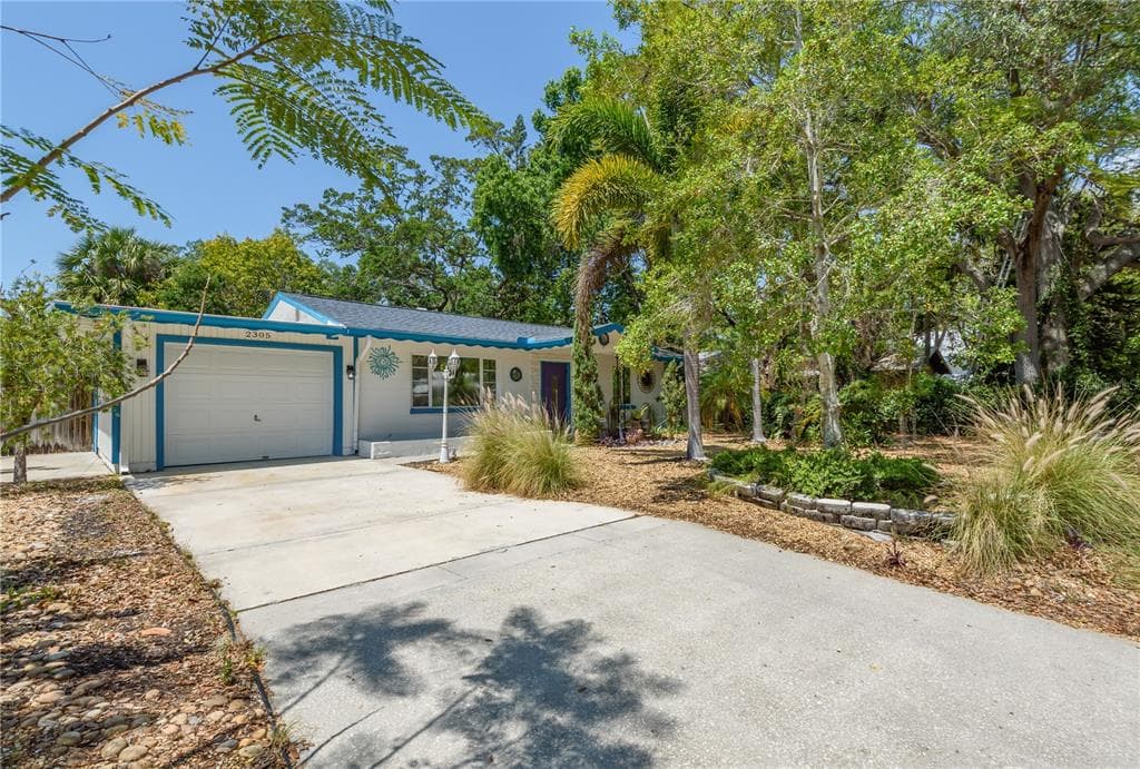 2305 IXORA AVENUE SARASOTA, FL 34234