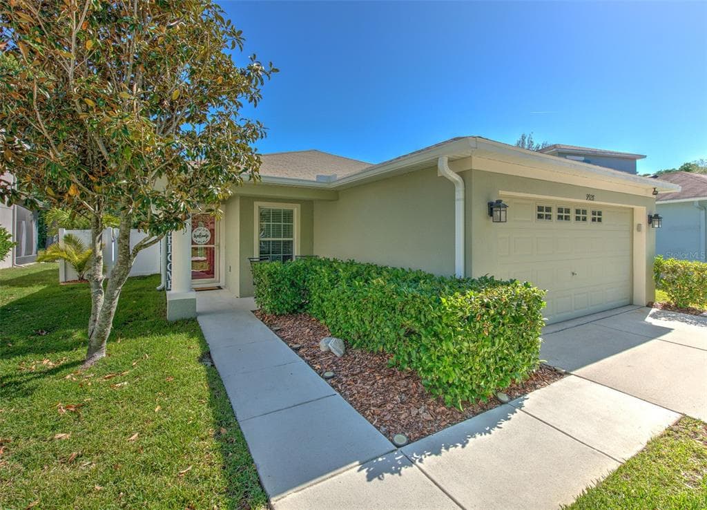 9928 TORRISDALE LOOP LAND O LAKES, FL 34638