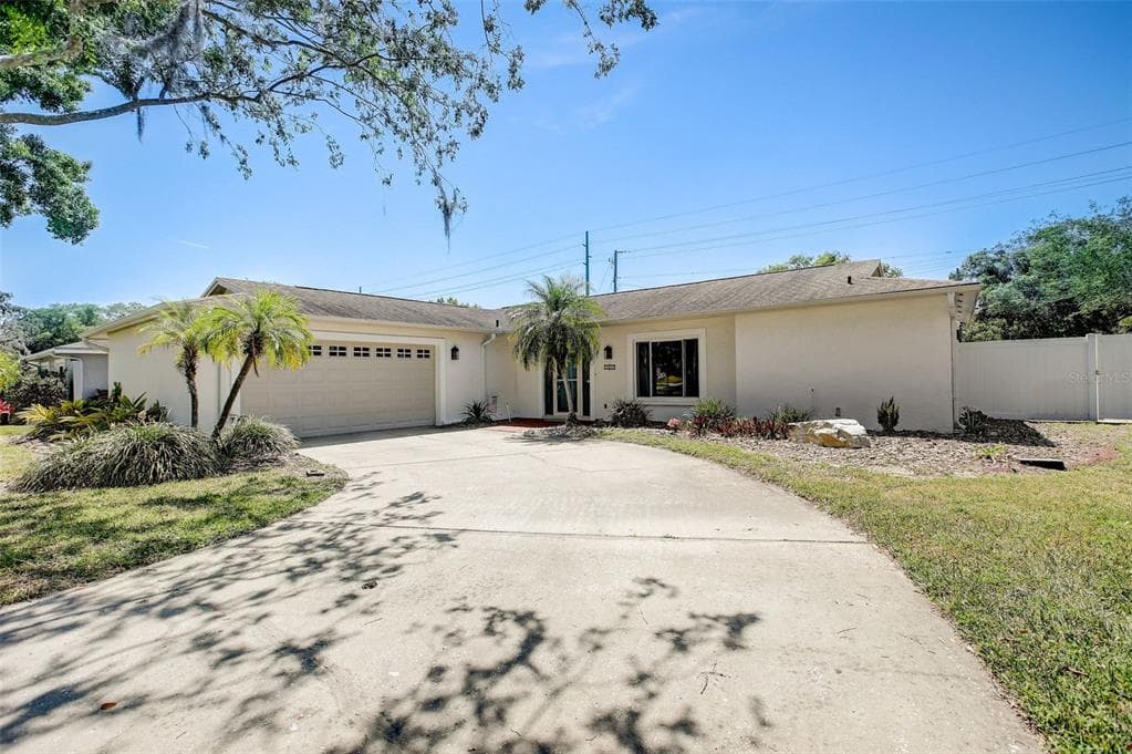 13228 MORAN DRIVE TAMPA, FL 33618