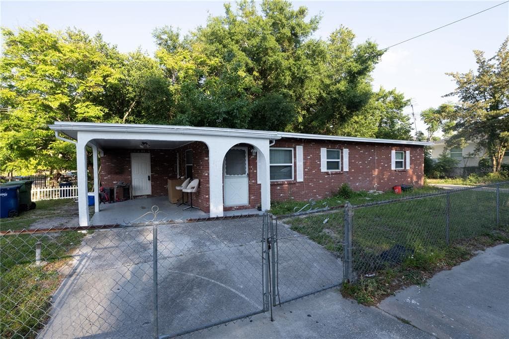 3601 DELEUIL AVENUE TAMPA, FL 33610