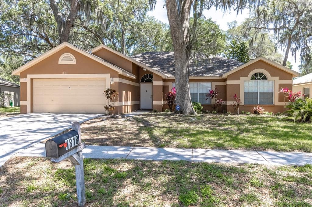1818 STAYSAIL DRIVE VALRICO, FL 33594