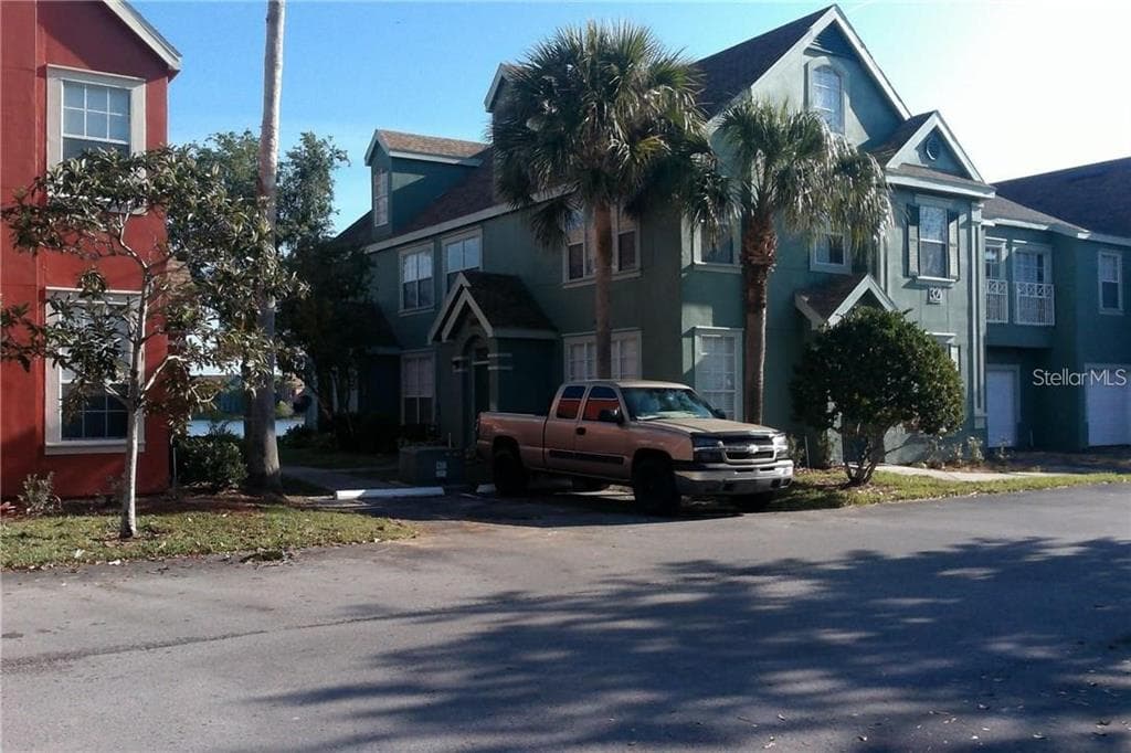 9722 LAKE CHASE ISLAND WAY UNIT 9722 TAMPA, FL 33626