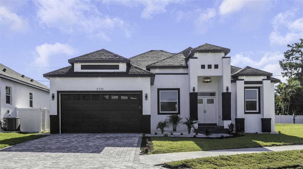 1711 E LAGOON CIRCLE