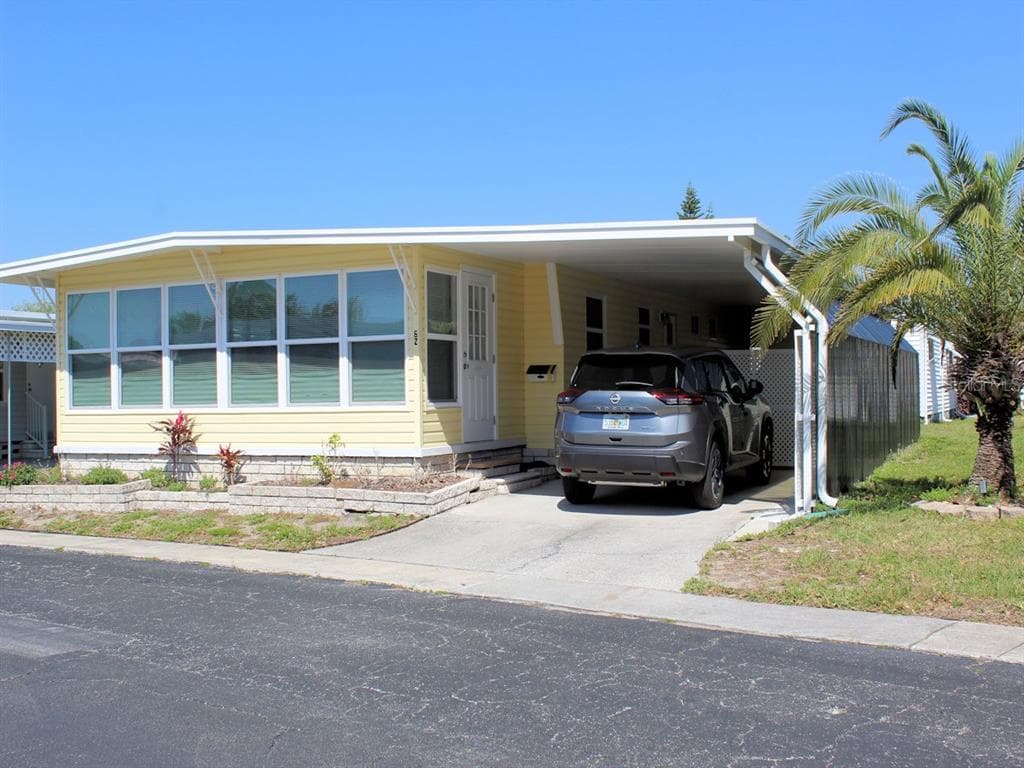 62 THATCH PALM STREET E LARGO, FL 33770