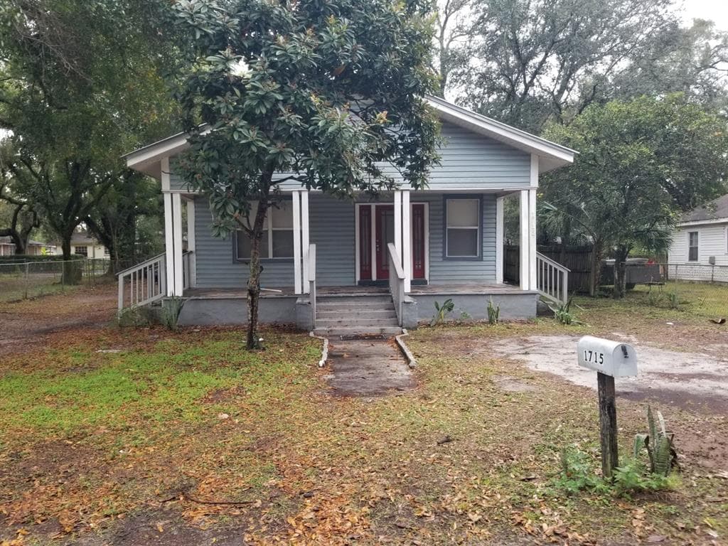 1715 E CAYUGA STREET TAMPA, FL 33610