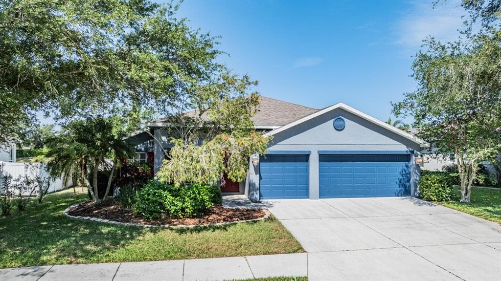 4227 NOBLE PLACE
