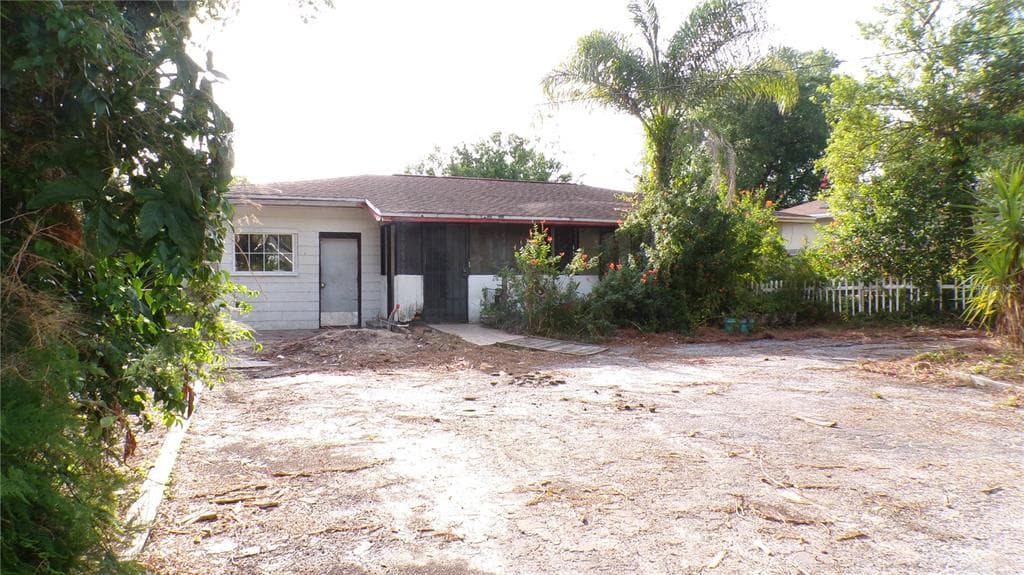 8912 N 39TH STREET TAMPA, FL 33604