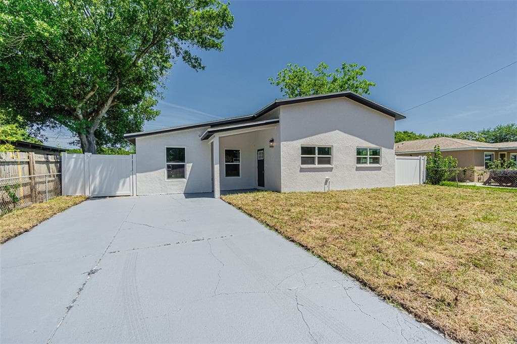 3232 CLIFFORD SAMPLE DRIVE TAMPA, FL 33619