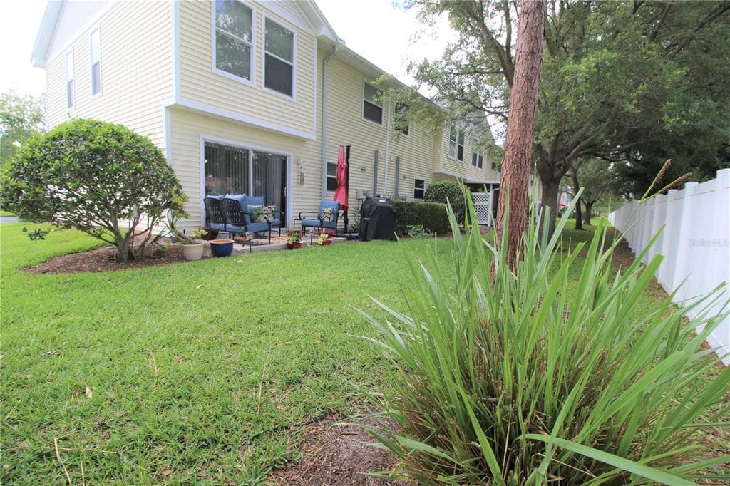 13049 THOROUGHBRED LOOP LARGO, FL 33773