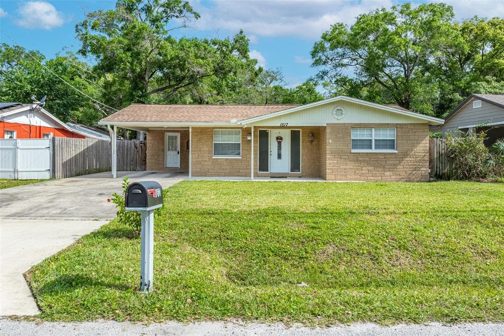 1517 W LAMBRIGHT STREET TAMPA, FL 33604