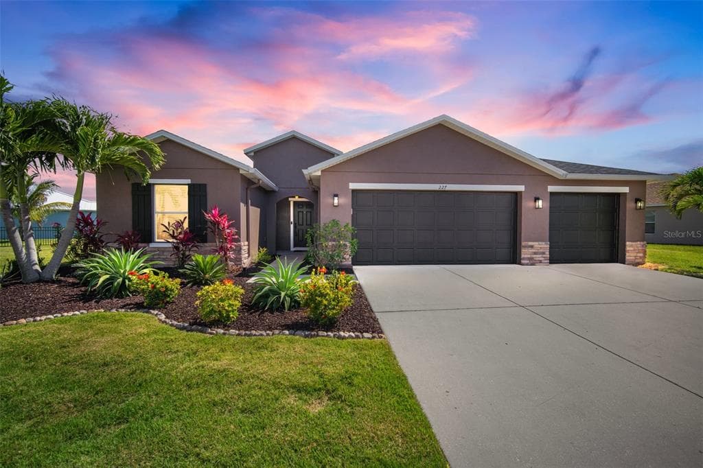 227 STAR SHELL DRIVE APOLLO BEACH, FL 33572