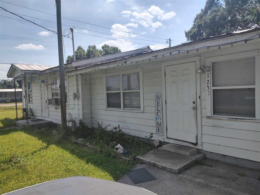 1237 SE 4TH AVENUE ARCADIA, FL 34266