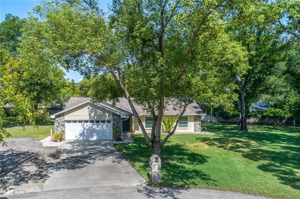 3251 GROVE PLACE LAND O LAKES, FL 34639