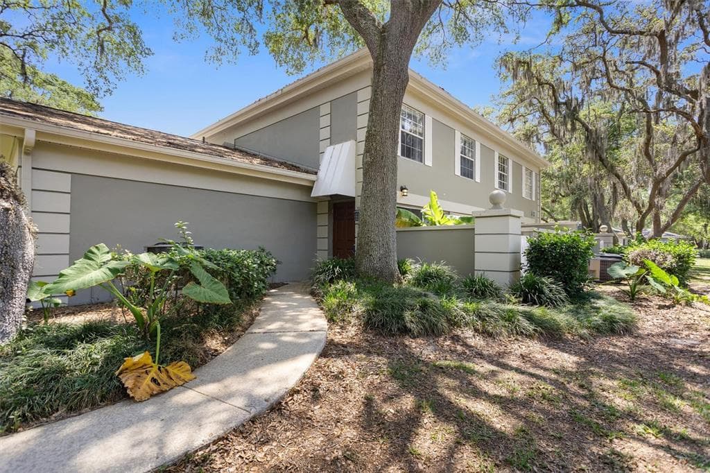6210 GREENLEAF LANE UNIT 6210