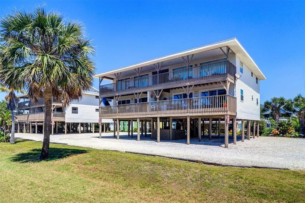 2101 GULF BOULEVARD UNIT 4B INDIAN ROCKS BEACH, FL 33785