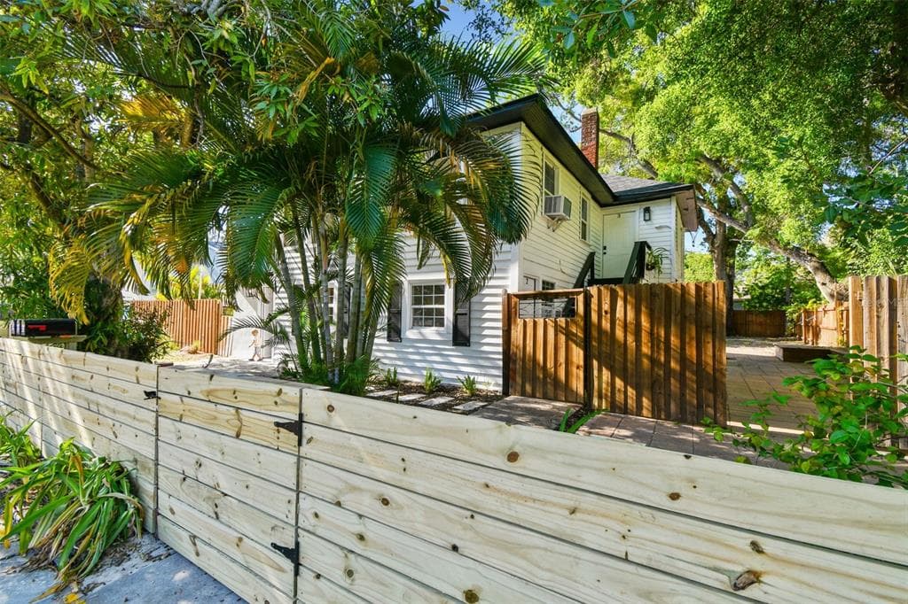 1431 9TH AVE S