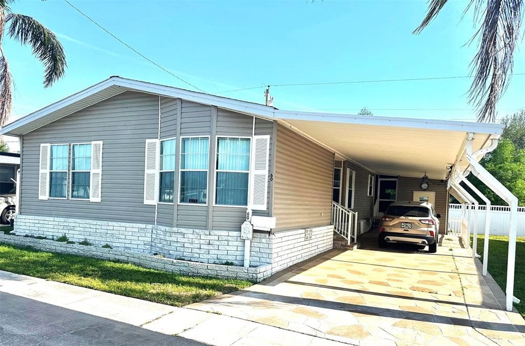 2000 E BAY DRIVE UNIT 60 LARGO, FL 33771