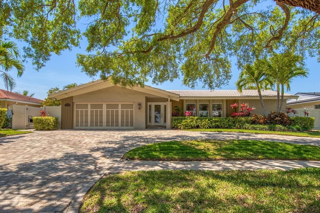 774 HARBOR ISLAND CLEARWATER BEACH, FL 33767