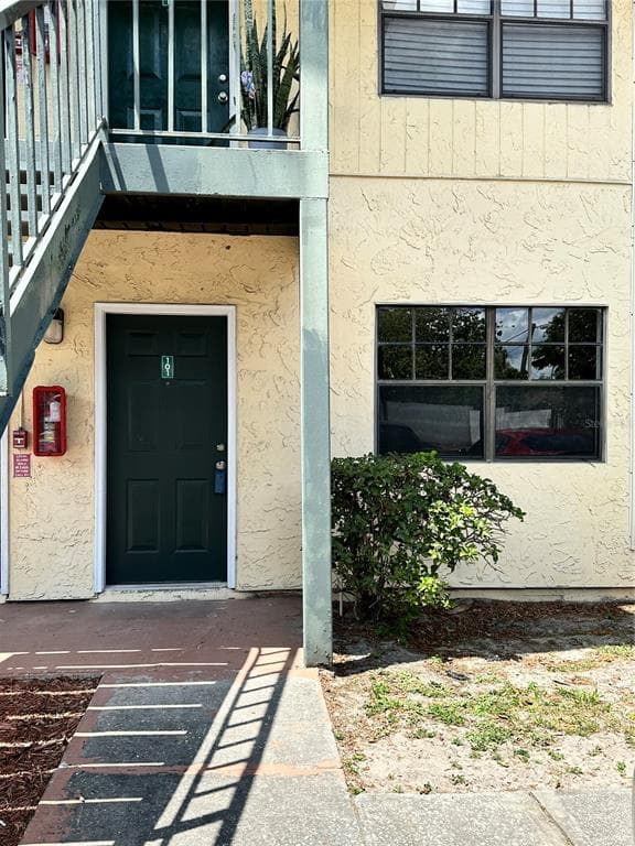 324 OAK ROSE LANE UNIT 101 TAMPA, FL 33612