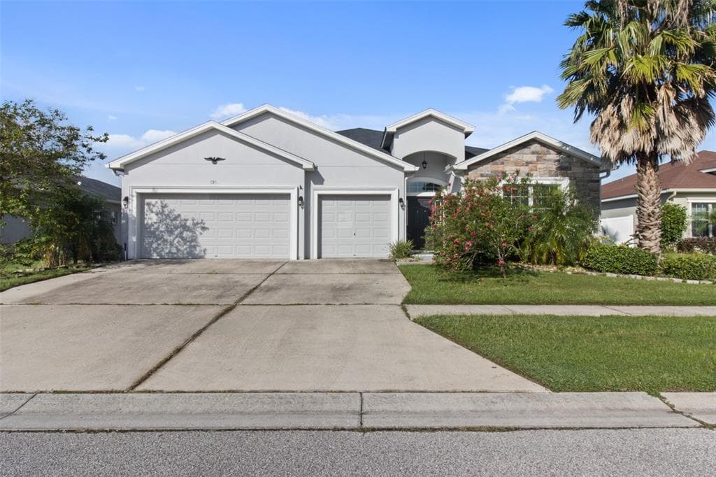 6553 CASTLE GREEN PLACE ZEPHYRHILLS, FL 33541