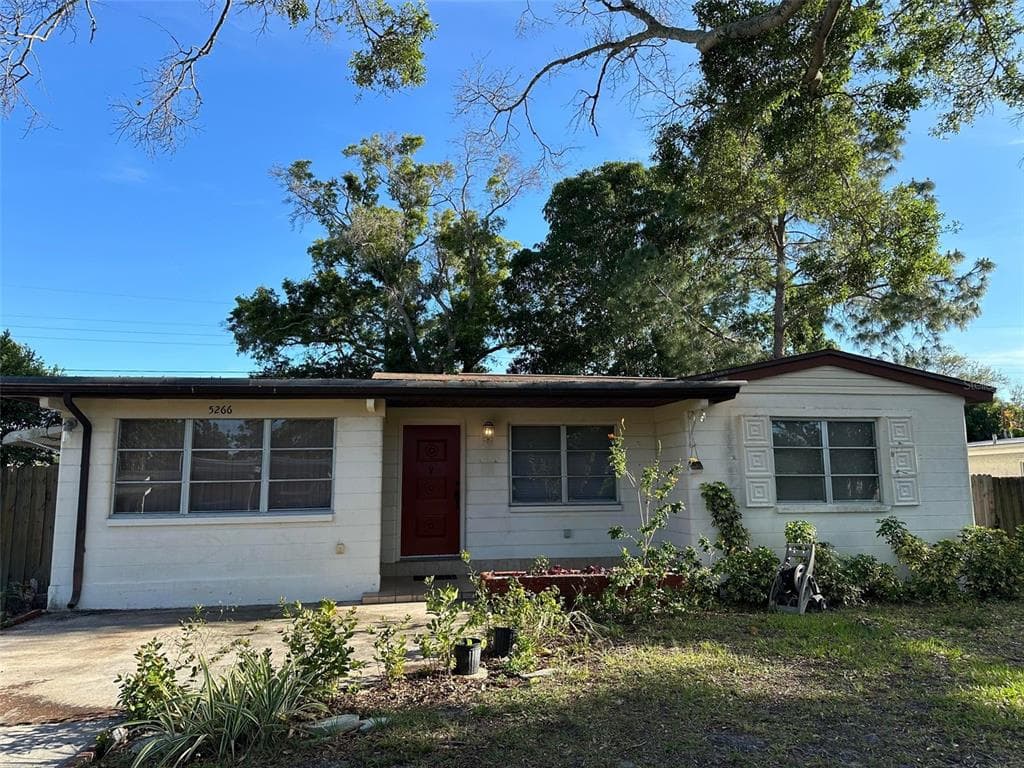 5266 44TH AVENUE N ST PETERSBURG, FL 33709