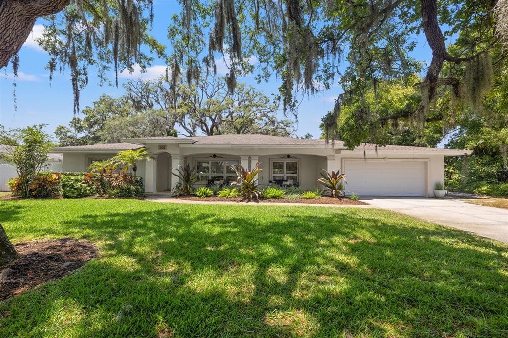 302 PALMETTO LANE LARGO, FL 33770