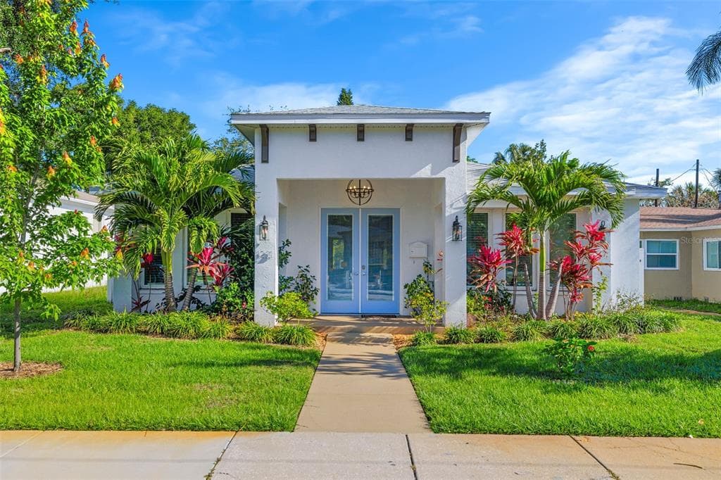 1221 9TH AVE S ST PETERSBURG, FL 33705