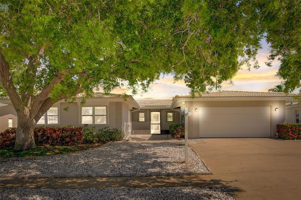 14381 PASSAGE WAY SEMINOLE, FL 33776