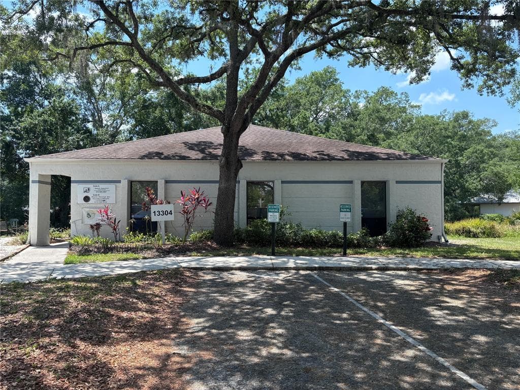 13304 WINDING OAK COURT UNIT A TAMPA, FL 33612