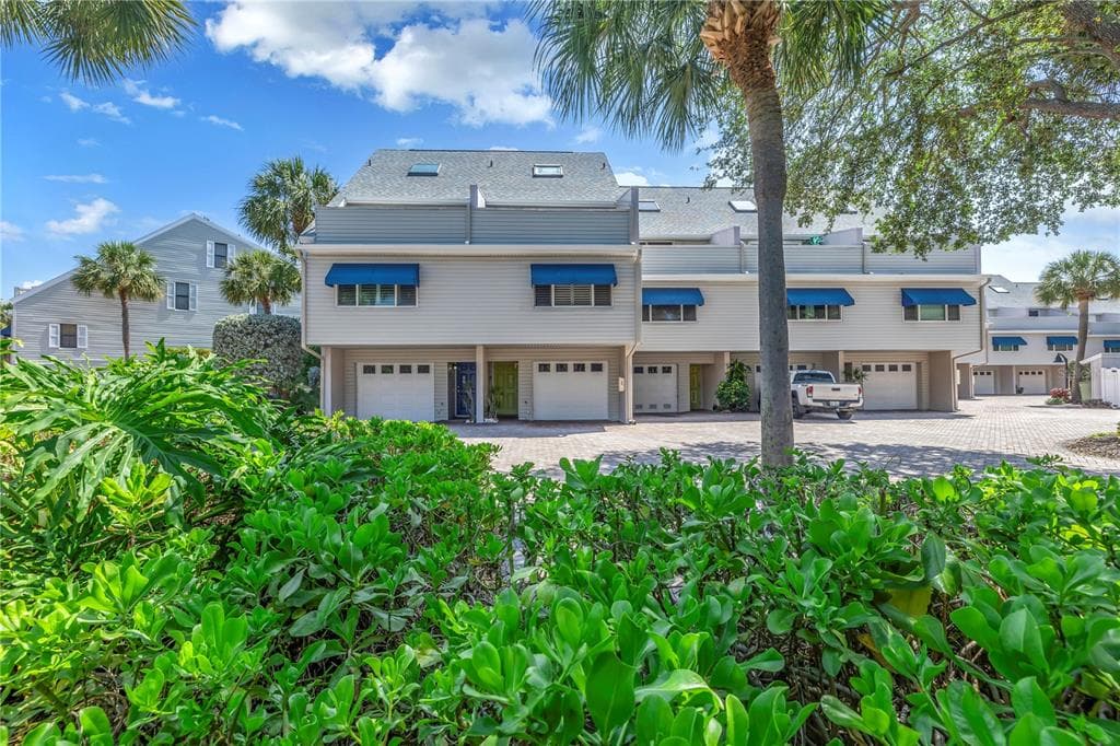 1375 PINELLAS BAYWAY S UNIT 29 TIERRA VERDE, FL 33715