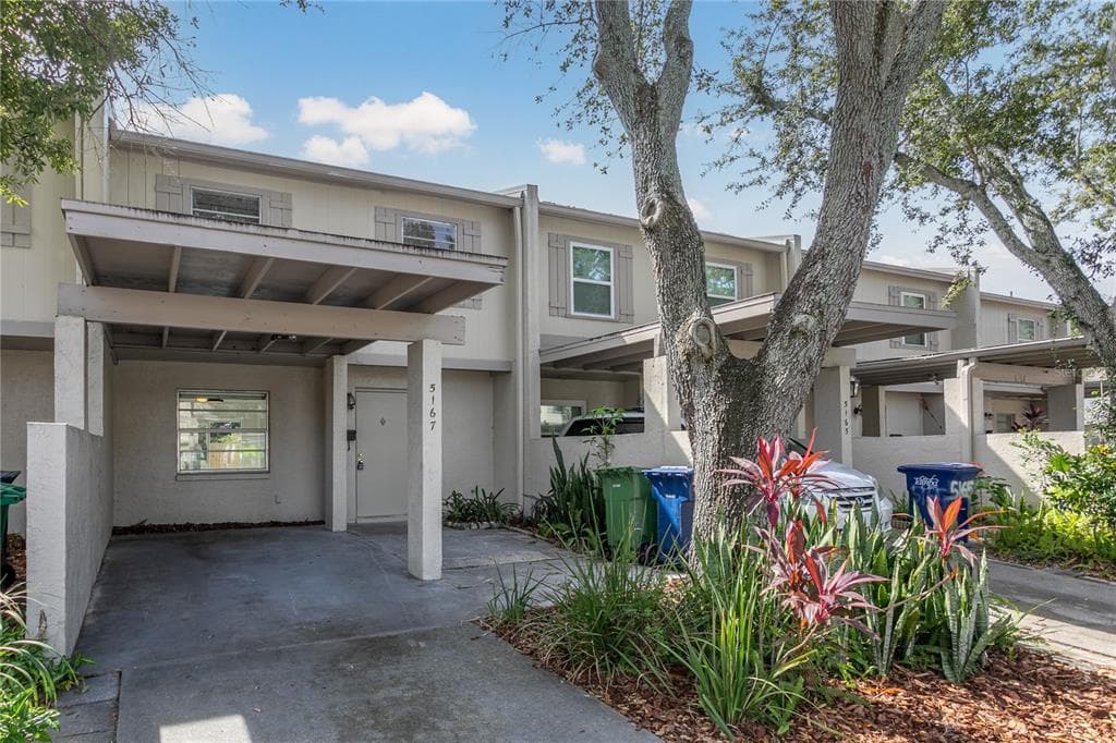 5167 TENNIS COURT CIRCLE UNIT 45 TAMPA, FL 33617